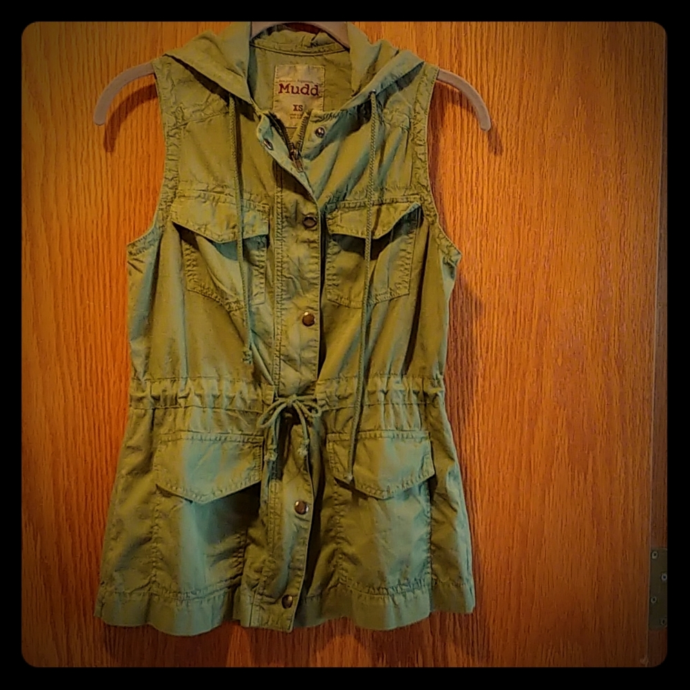 Army green hooded sleeveless vest